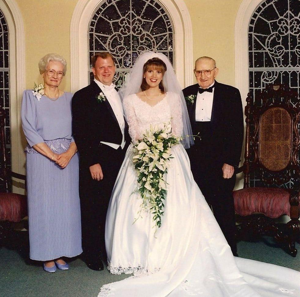 Γιαγιά Earlene και Παππούς Harvey στο γάμο της Robyn το 1995