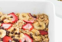 Effortless Strawberry Banana Baked Oatmeal