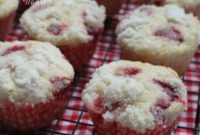 Irresistible Strawberry Streusel Muffins