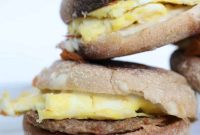Effortless Air Fryer Breakfast Sandwich