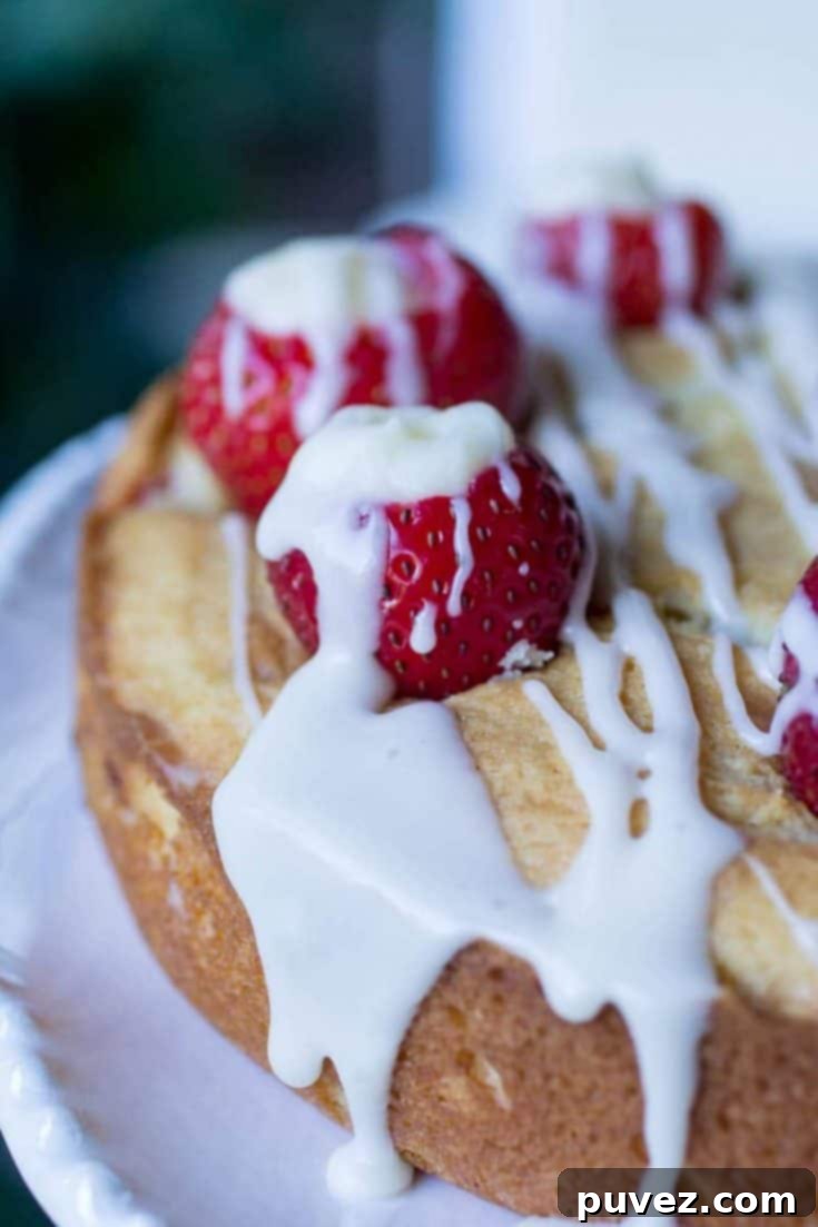Strawberry Lemon Cheesecake Poundcake