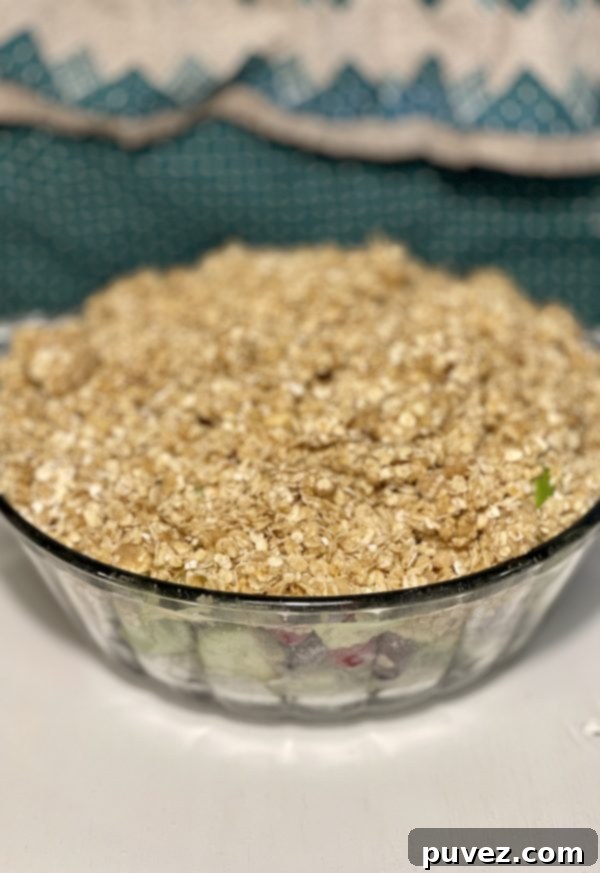 Topping on top of the fruit mix