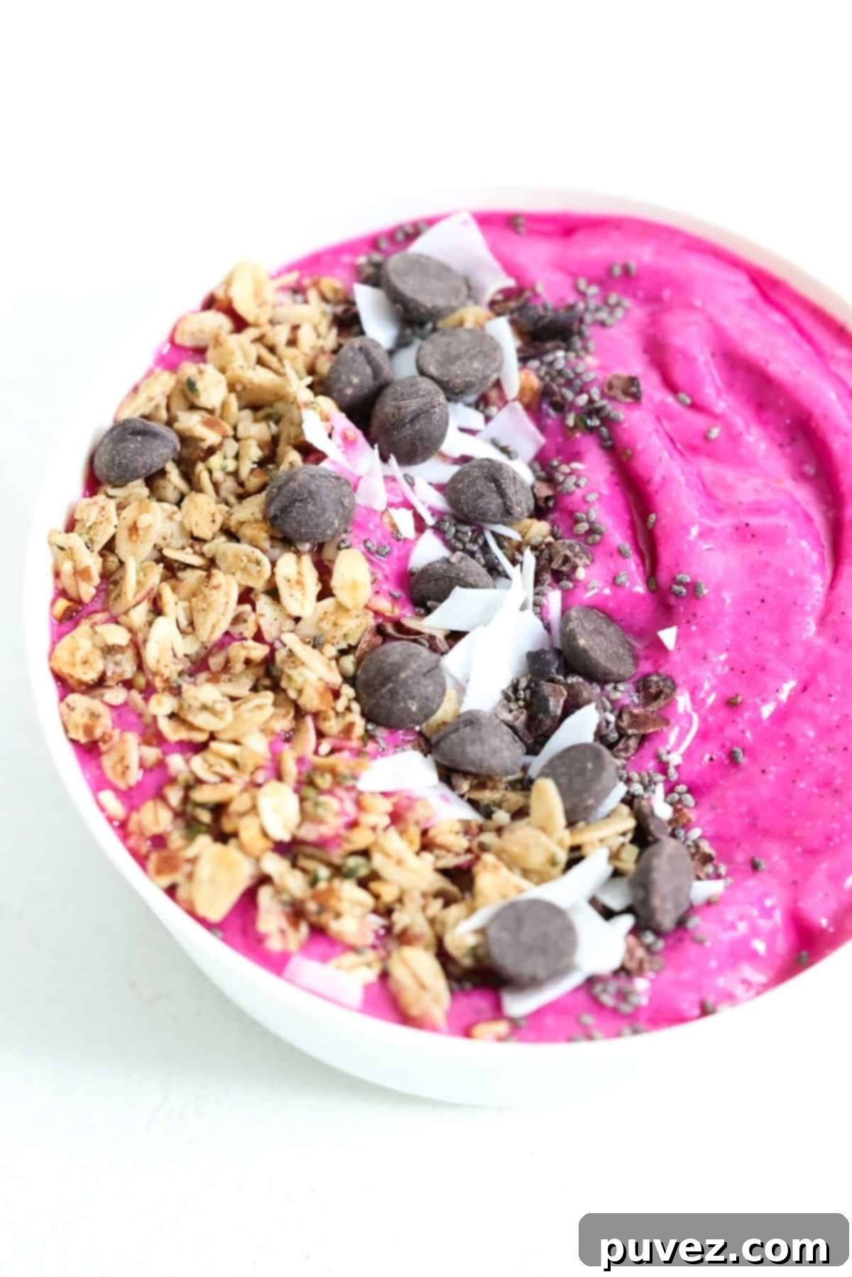 One Pitaya Bowl with toppings.