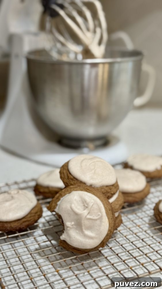 Soft Glazed Cinnamon Cookies Soft Glazed Cinnamon Cookies